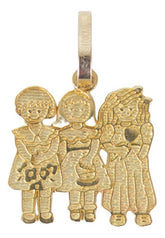 Dije En Oro Amarillo De 10k Con Tres Niñas 1.2 Gramos
