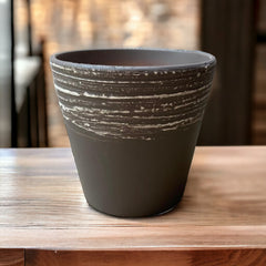 Maceta color gris oscuro con blanco de Barro 15x12cm