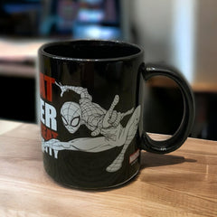 Taza de cerámica de Spider-Man brilla en la oscuridad 320ml