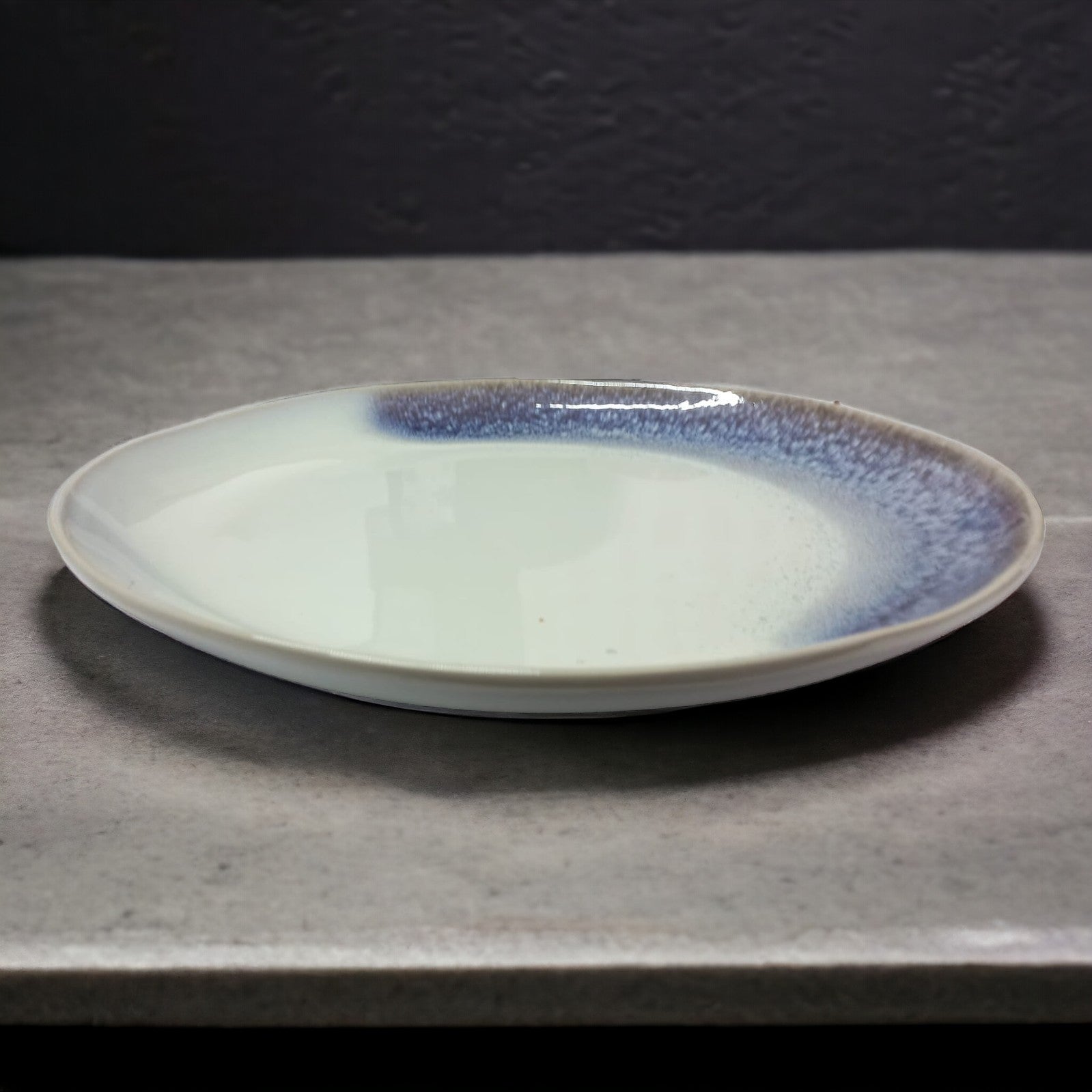 Platos de porcelana color blanco con azul 28cm
