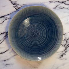 Platos de porcelana color azul espiral 22x22