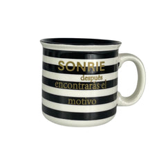 Taza De Porcelana Blanca Con Lineas Negras