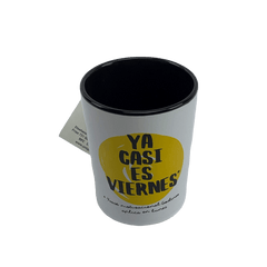 Taza blanca Ya casi es viernes